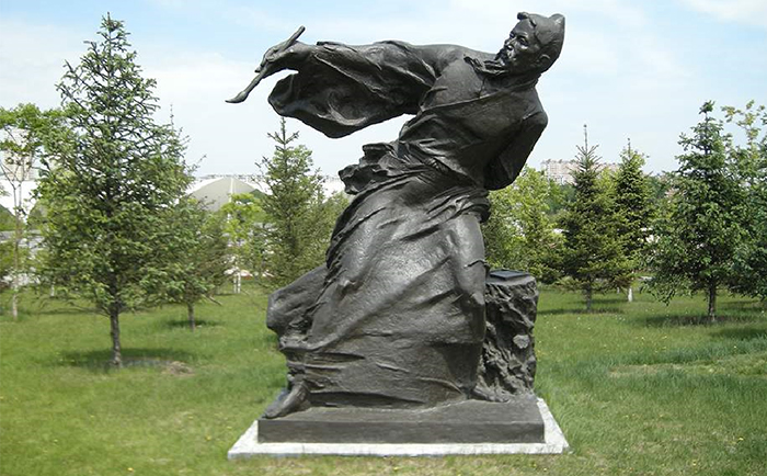 銅雕塑工藝品生銹了怎么辦？