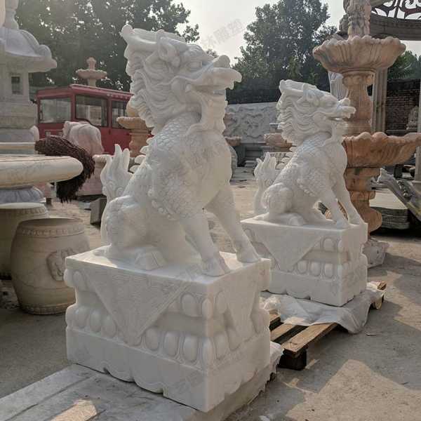 什么是傳統(tǒng)景觀中的藝術(shù)雕塑呢？